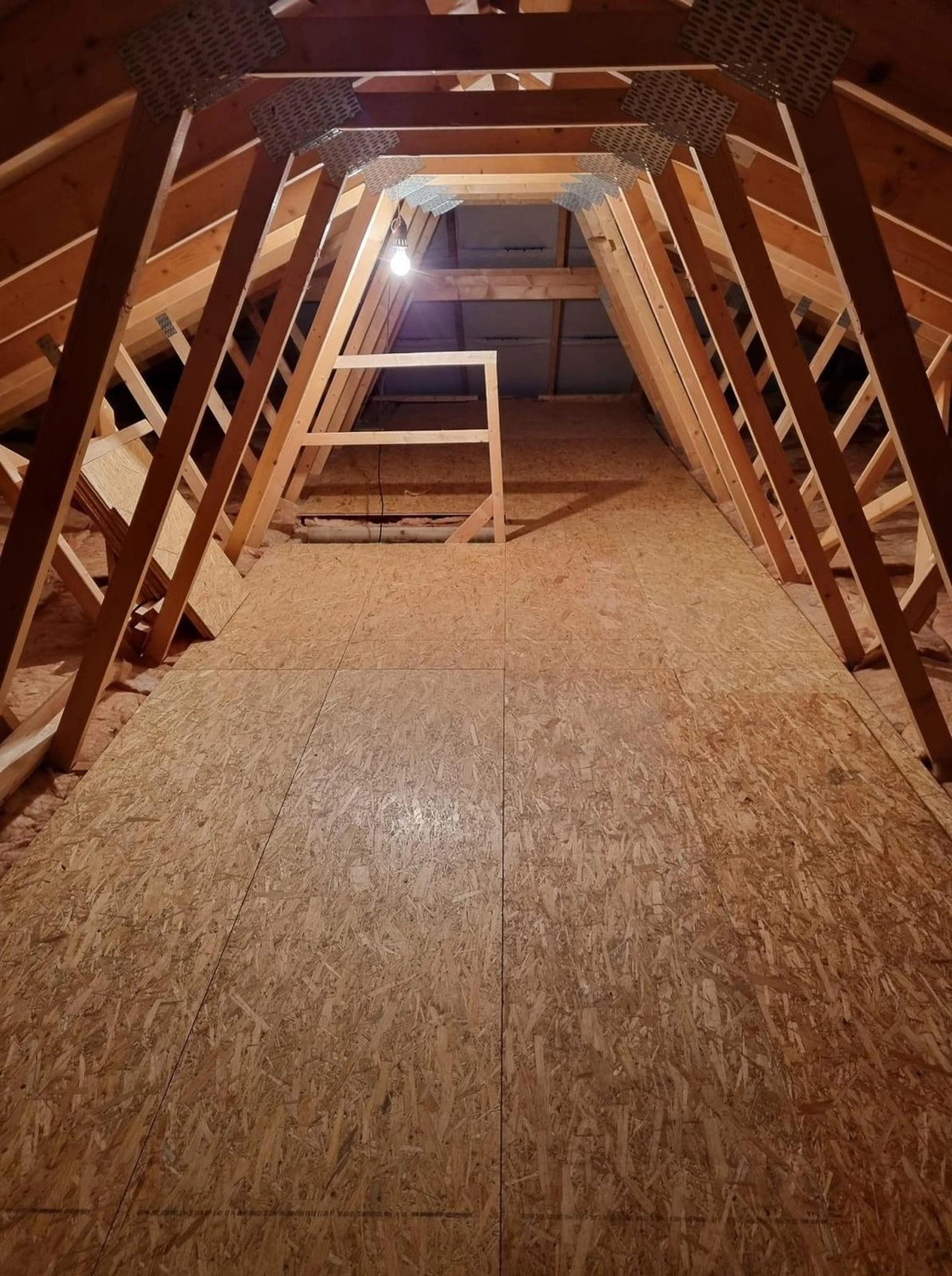 Steg- und Terrassenbau Schmaudt – Handwerk rund ums Haus – Dachboden